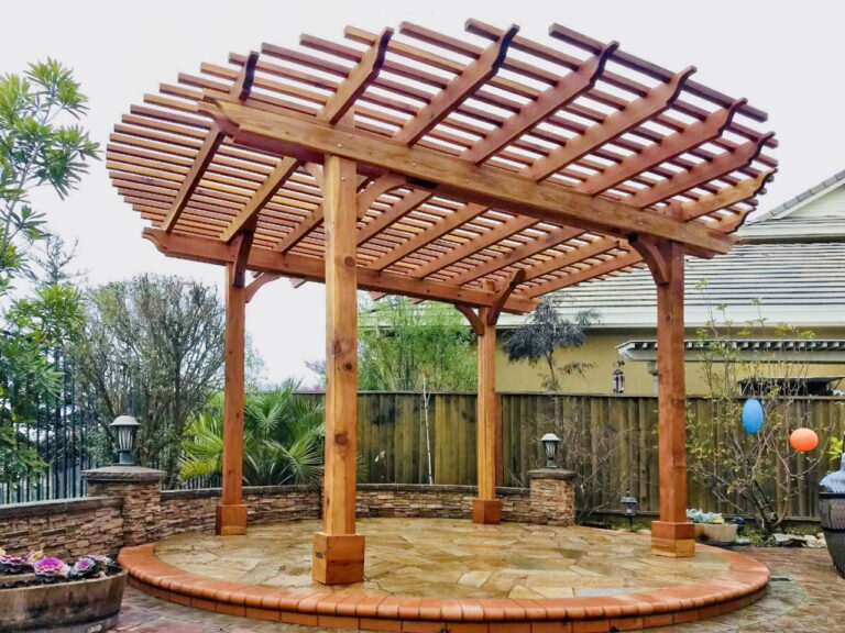 Round solar pergola