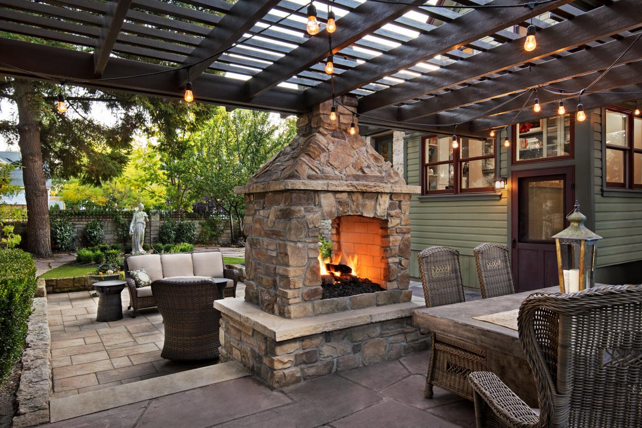 Pergola fireplaces