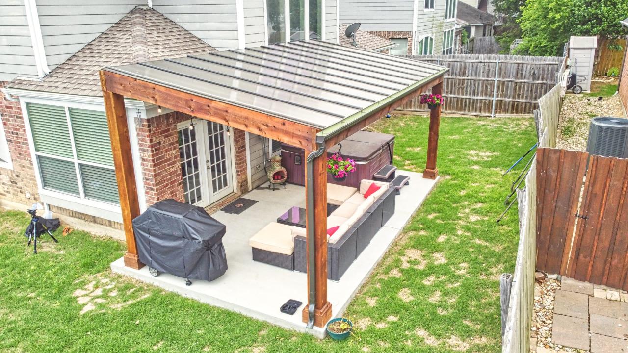 Polycarbonate covered pergola