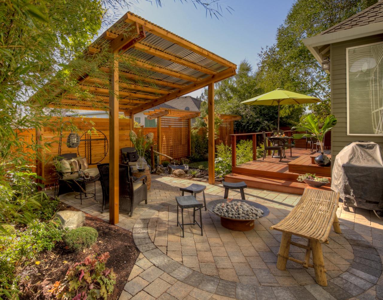 Metal pergola with roof